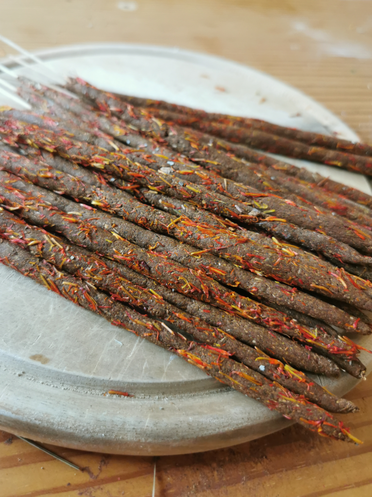 Ancient Incense Crafting – Eine Erinnerung, die in den Händen beginnt